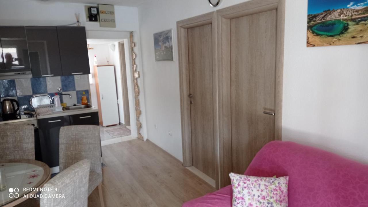 Holiday Home Marija Vrlika ภายนอก รูปภาพ