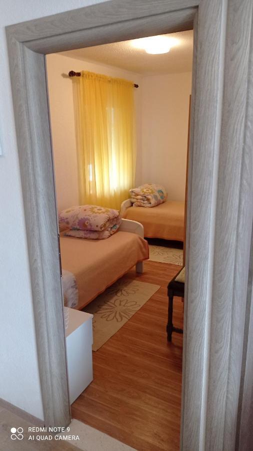Holiday Home Marija Vrlika ภายนอก รูปภาพ