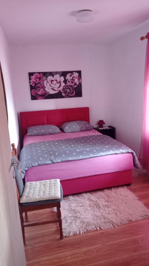 Holiday Home Marija Vrlika ภายนอก รูปภาพ