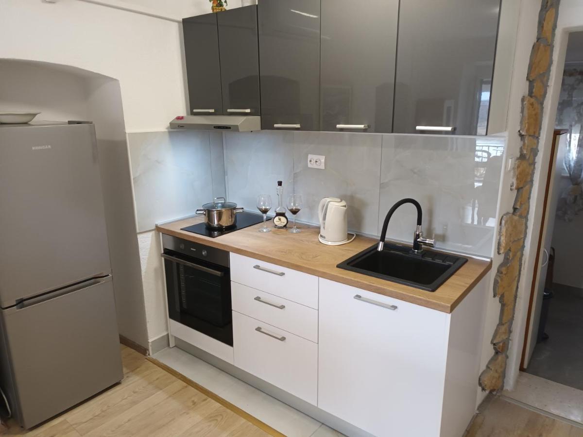 Holiday Home Marija Vrlika ภายนอก รูปภาพ
