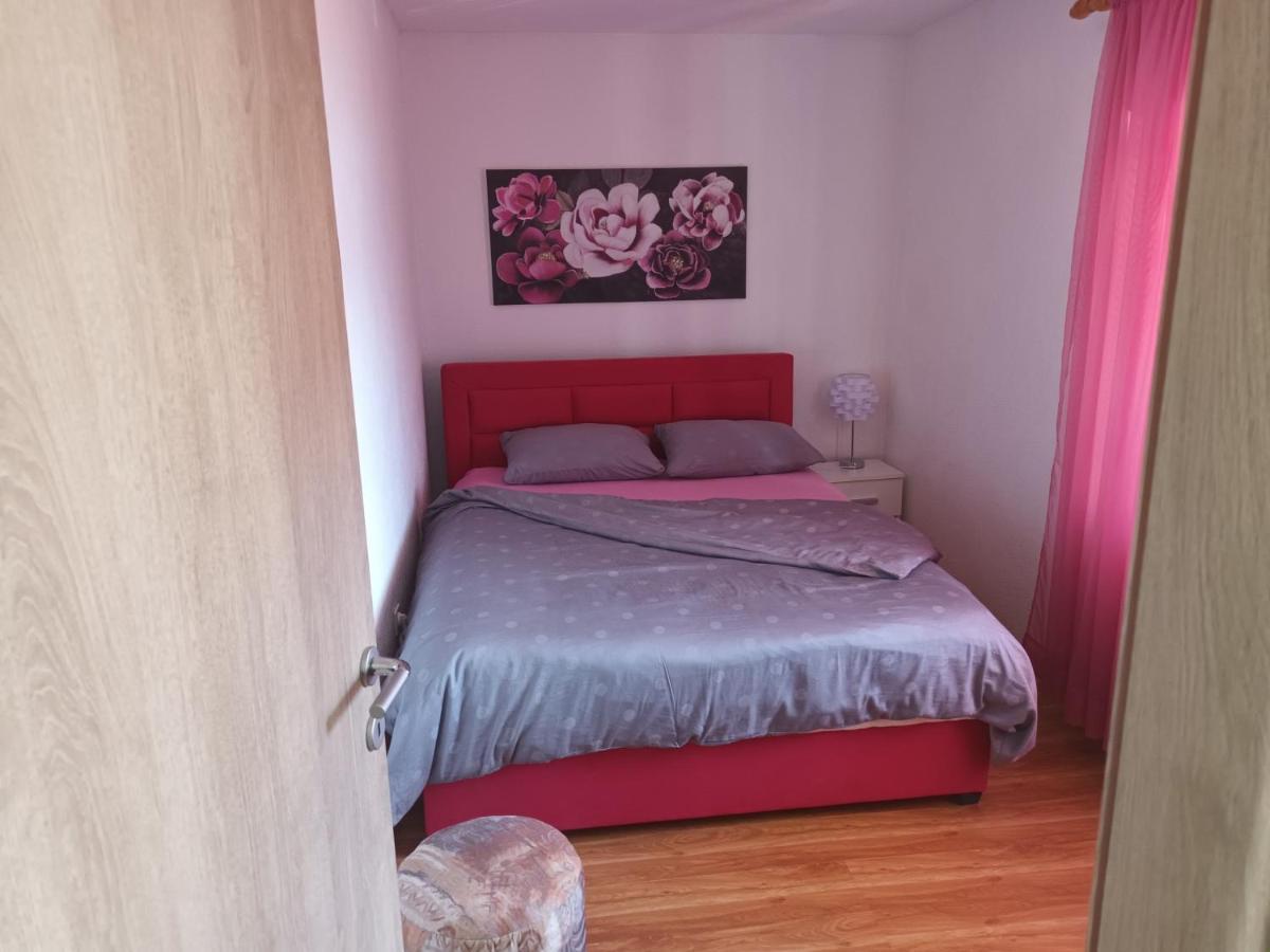 Holiday Home Marija Vrlika ภายนอก รูปภาพ
