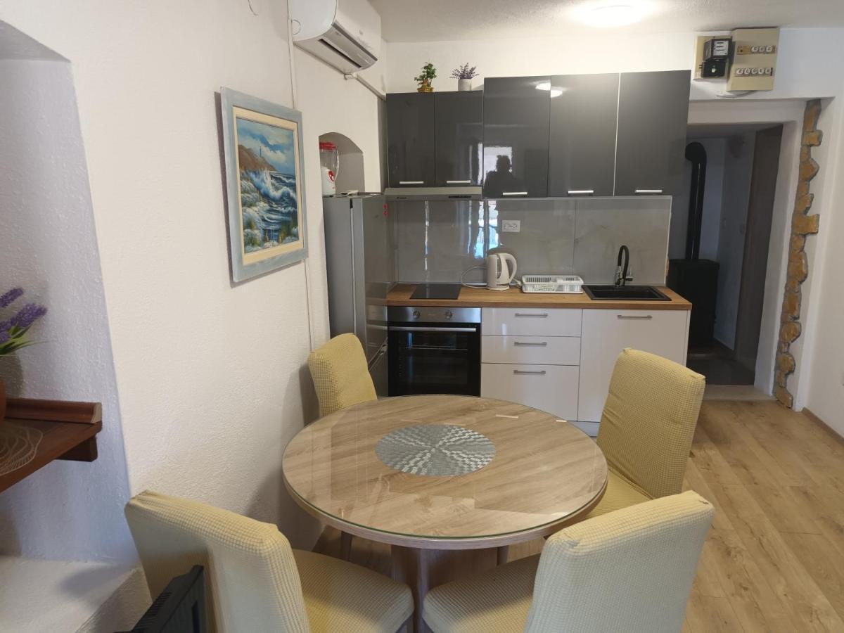 Holiday Home Marija Vrlika ภายนอก รูปภาพ