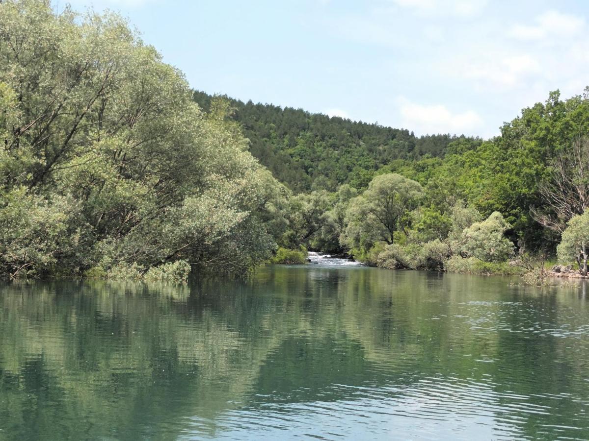 Holiday Home Marija Vrlika ภายนอก รูปภาพ