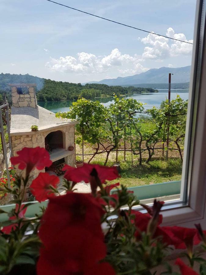 Holiday Home Marija Vrlika ภายนอก รูปภาพ