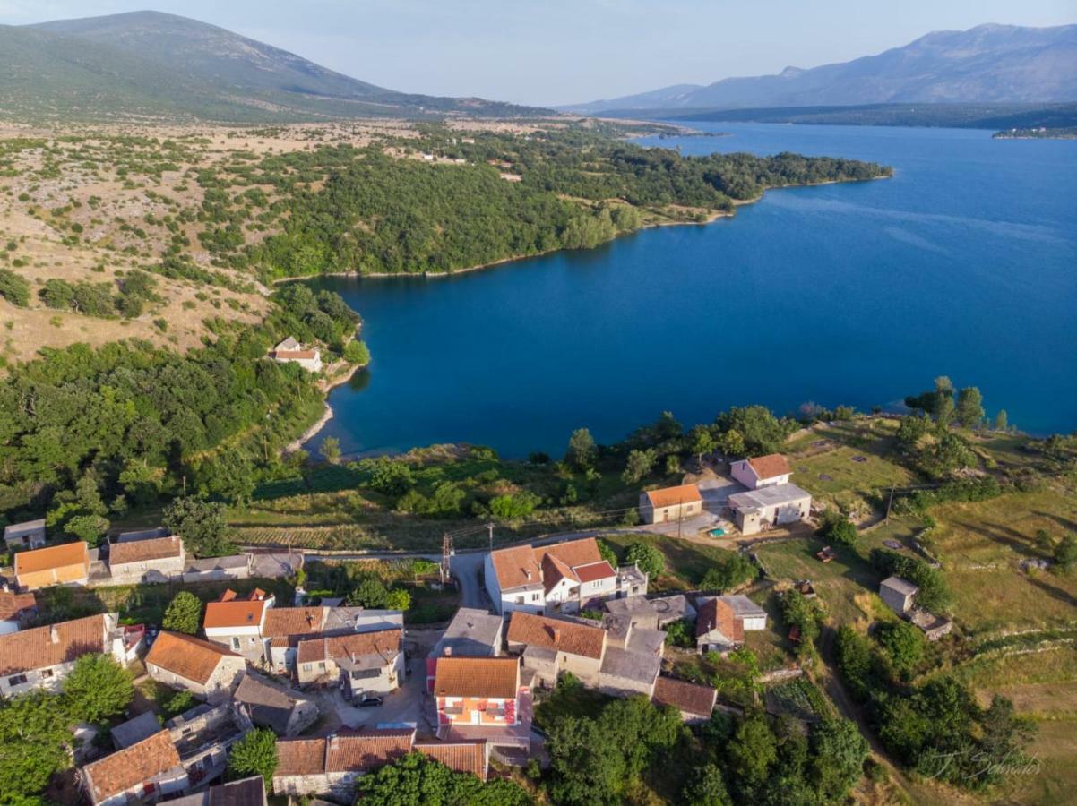 Holiday Home Marija Vrlika ภายนอก รูปภาพ