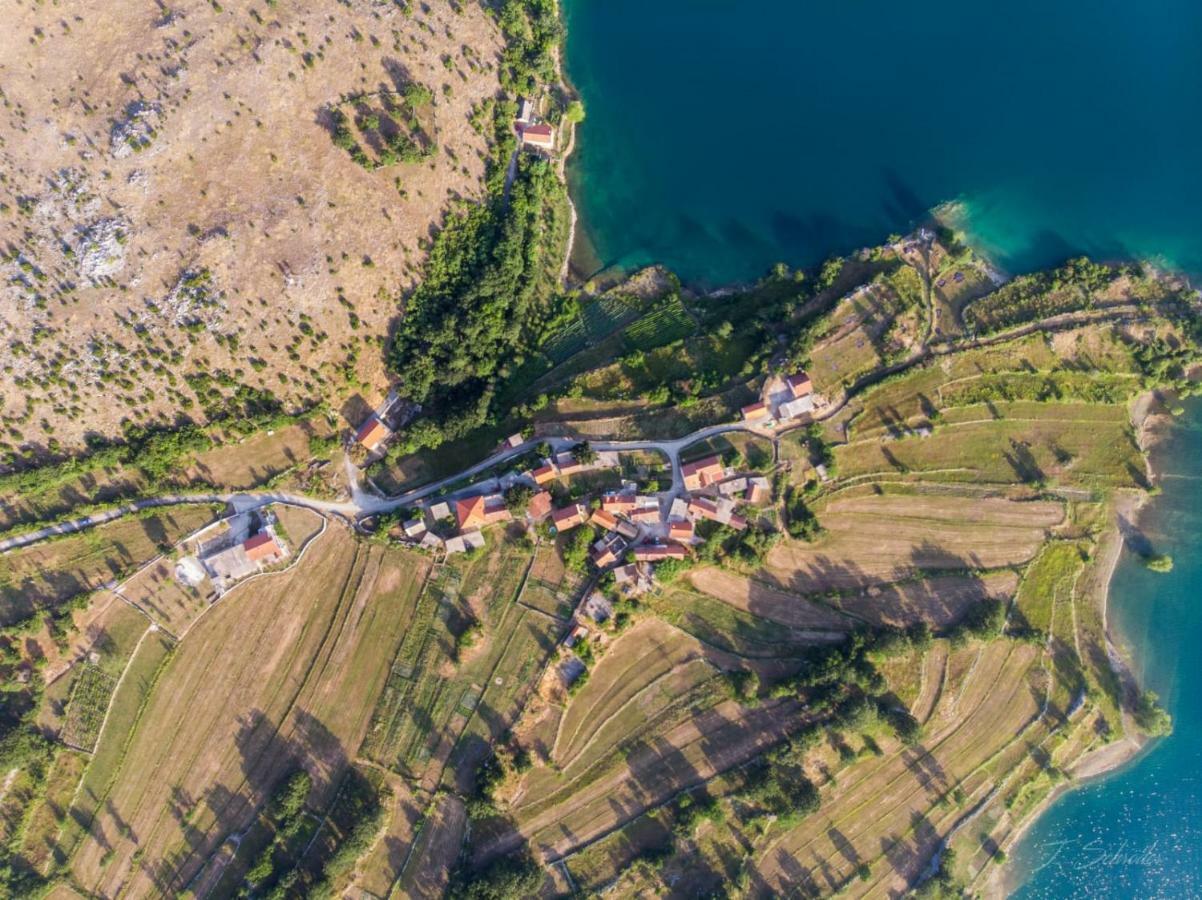 Holiday Home Marija Vrlika ภายนอก รูปภาพ