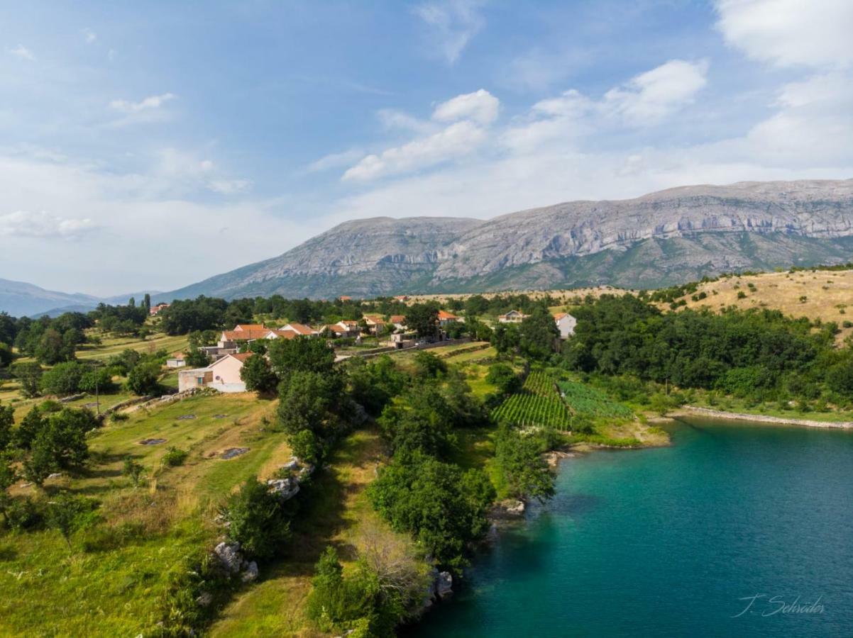 Holiday Home Marija Vrlika ภายนอก รูปภาพ
