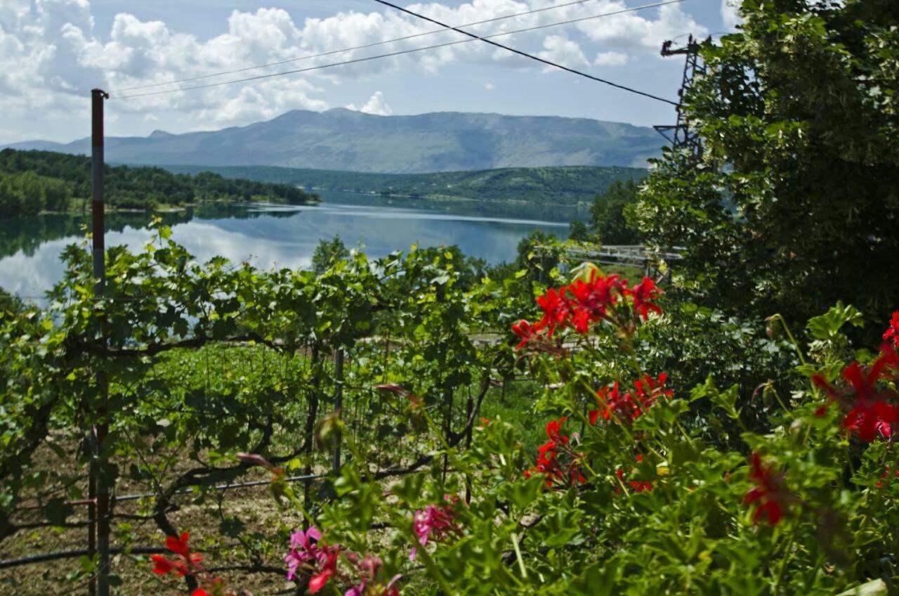 Holiday Home Marija Vrlika ภายนอก รูปภาพ