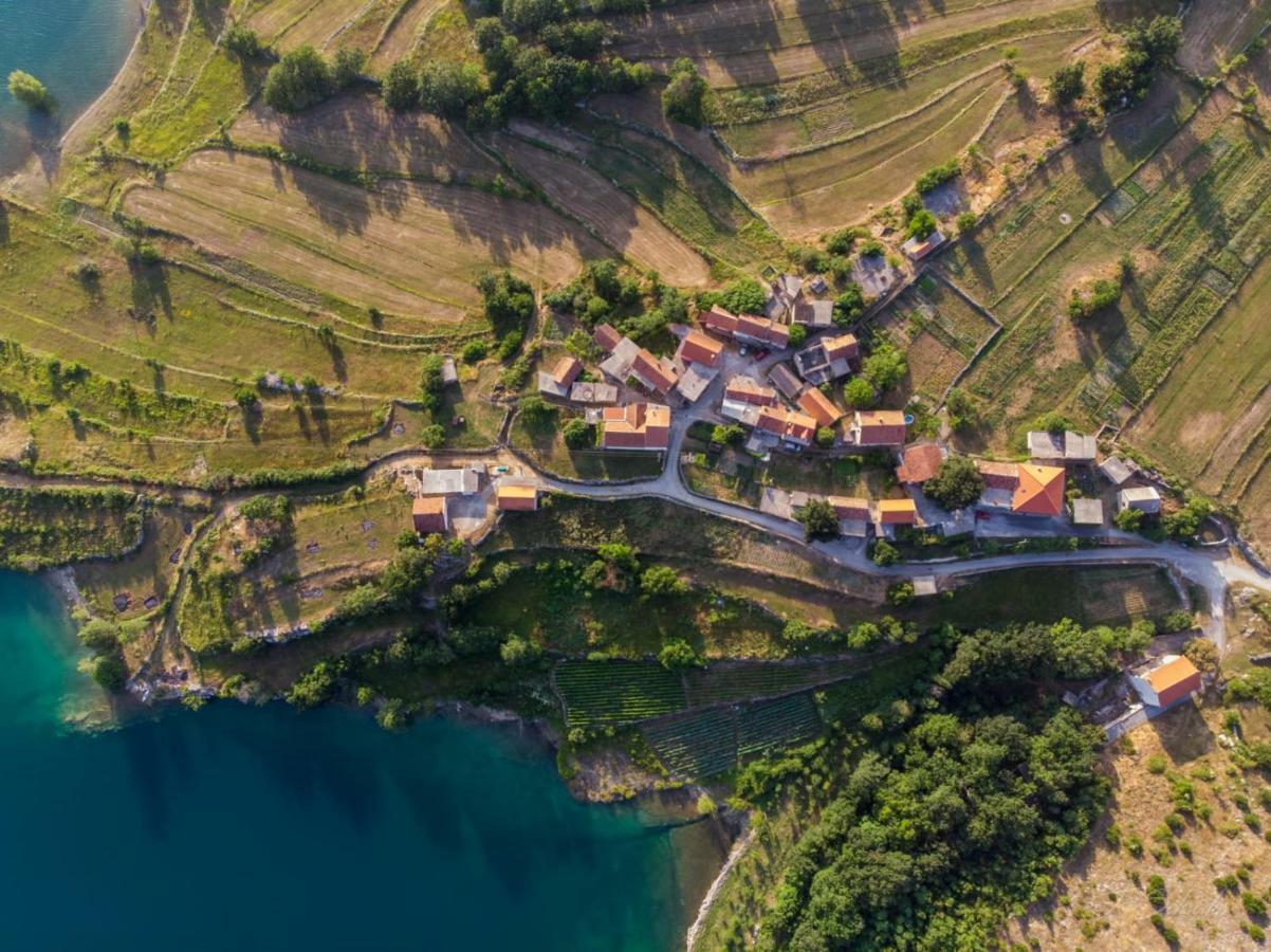 Holiday Home Marija Vrlika ภายนอก รูปภาพ